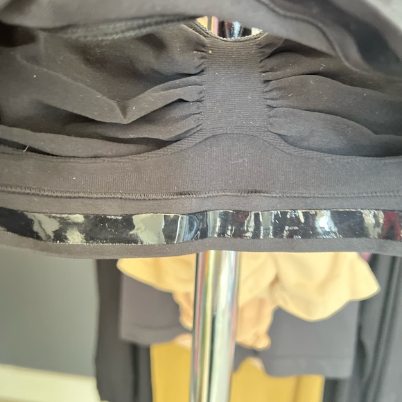 Skims - Picture 8 of 9